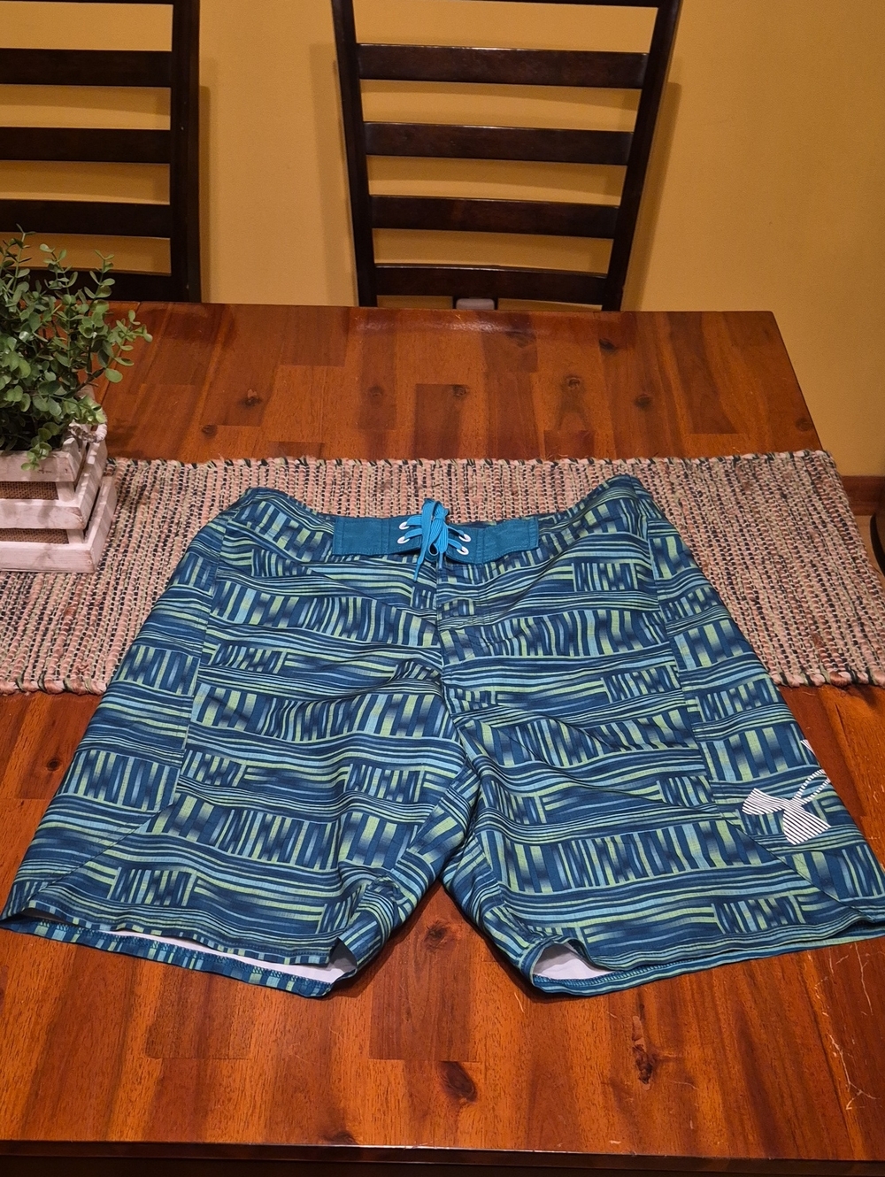 Under Armour Teal and Navy Striped Swim Trunks 32 Waist